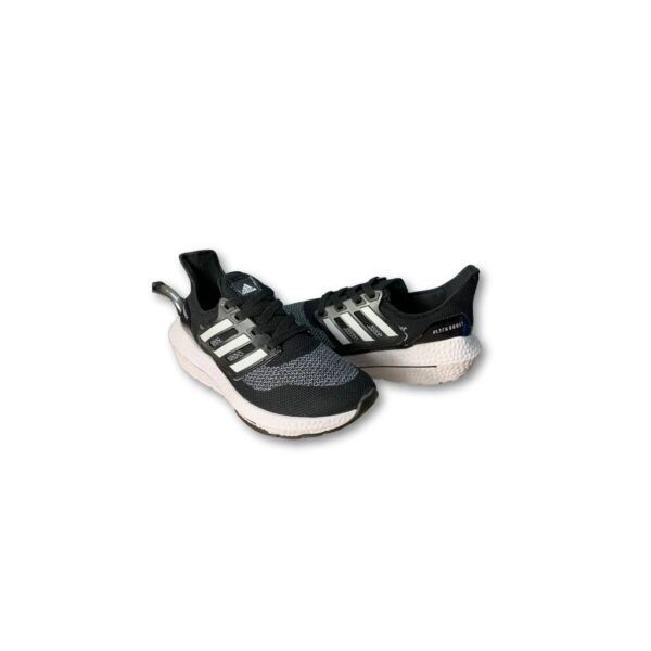 Adidas UltraBoost Preto e Branco - Image 5