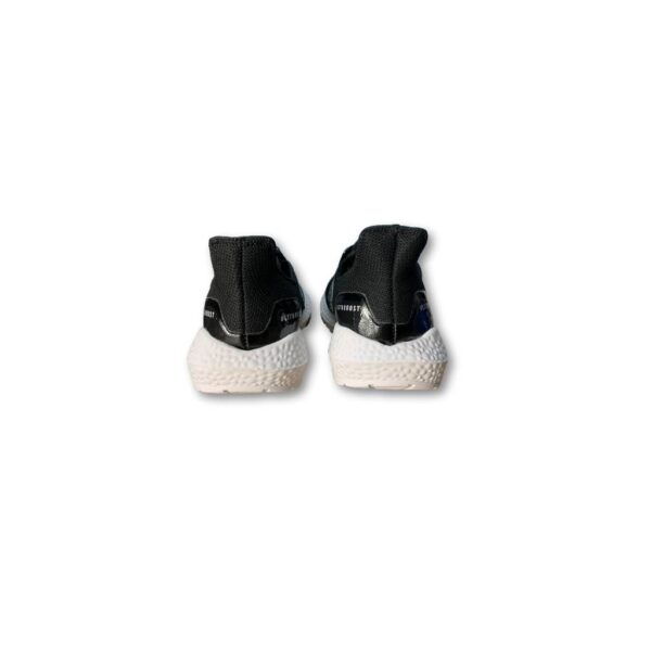 Adidas UltraBoost Preto e Branco - Image 6